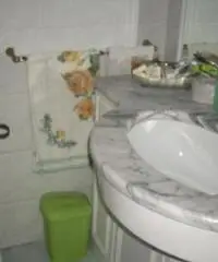 APPARTAMENTO di 6 vani e di 180 mq (CARMIGNANO) APPARTAMENTO di 6 vani e di 180 mq (CARMIGNANO)
