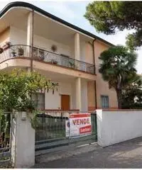 rif: 440 - Cervia, appartamento cinque locali con giardino privato rif: 440 - Cervia, appartamento cinque locali con giardino privato