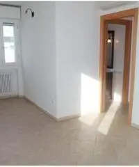 Cervia - appartamento tre camere, due bagni, posto auto e garage Cervia - appartamento tre camere, due bagni, posto auto e garage