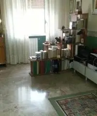 Centro città: Vendita Cinque locali in Viale Scala Greca Centro città: Vendita Cinque locali in Viale Scala Greca