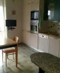 Centro città: Vendita Cinque locali in Viale Scala Greca Centro città: Vendita Cinque locali in Viale Scala Greca