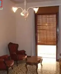 immobile in posizione angolare con terrazzo e doppio ingresso immobile in posizione angolare con terrazzo e doppio ingresso