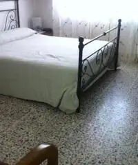 Alloggio in palazzina recintata con cortile giardino strada privata