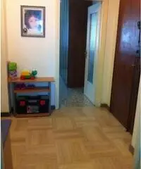 Alloggio in palazzina recintata con cortile giardino strada privata