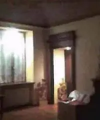 Stabile in Vendita a Romano Canavese