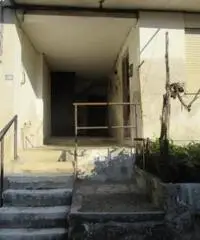Vendita Casa indipendente in Via Grumetto, 12 Vendita Casa indipendente in Via Grumetto, 12