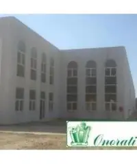 Bagni Di Tivoli: Affitto Magazzino da 810mq