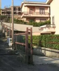 Montelarco: Affitto Magazzino in Via Bramante Montelarco: Affitto Magazzino in Via Bramante