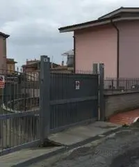 Pavona: Affitto Magazzino in Via Frosinone Pavona: Affitto Magazzino in Via Frosinone