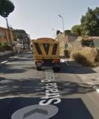 Pavona: Vendita Magazzino in Via degli Olmi Pavona: Vendita Magazzino in Via degli Olmi