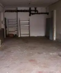 Pomezia centro magazzino deposito box triplo Pomezia centro magazzino deposito box triplo