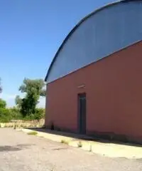 Ponte Storto: Affitto Capannone in Via Traversa del Grillo