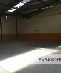 Romanina Tuscolana Capannone C3 mq 400 circa € 2.800 Romanina Tuscolana Capannone C3 mq 400 circa € 2.800