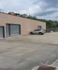 Santa Lucia: Affitto Capannone in via Monte Bianco Santa Lucia: Affitto Capannone in via Monte Bianco