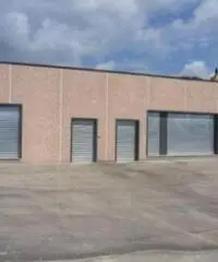 Santa Lucia: Affitto Capannone in via Monte Bianco Santa Lucia: Affitto Capannone in via Monte Bianco