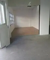 Tor Lupara: Affitto Laboratorio in Via Valle dei Corsi Tor Lupara: Affitto Laboratorio in Via Valle dei Corsi