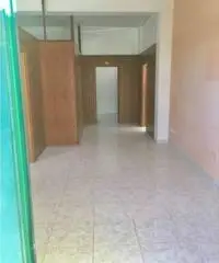 Caparrone: Affitto Magazzino da 170mq con posto auto