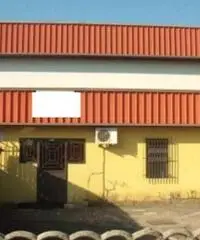 Vendita magazzino mq. 458 - Zona Nogaredo