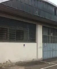 CAPANNONE di 1 vani e di 1100 mq (MONTEMURLO) rif. F472 CAPANNONE di 1 vani e di 1100 mq (MONTEMURLO) rif. F472