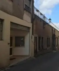 Vendita Laboratorio in Via Fontana delle Rose, 21 Vendita Laboratorio in Via Fontana delle Rose, 21