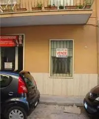 Vendita Magazzino da 30mq Vendita Magazzino da 30mq