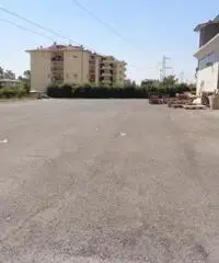 Vendita Negozio in Via Variante Tiberina Vendita Negozio in Via Variante Tiberina