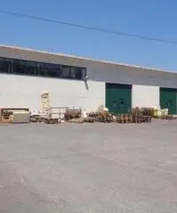 Vendita Negozio in Via Variante Tiberina Vendita Negozio in Via Variante Tiberina