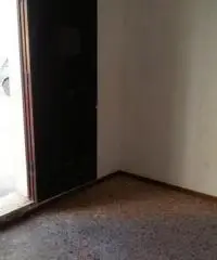 DEPOSITO DI 40MQ SPAZIO ESTERNO COMUNE DEPOSITO DI 40MQ SPAZIO ESTERNO COMUNE