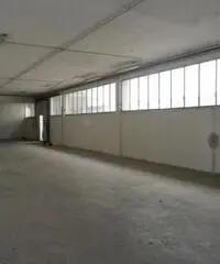 AFFITTASI AMPIO CAPANNONE GALLARATE ZONA CENTRALE AFFITTASI AMPIO CAPANNONE GALLARATE ZONA CENTRALE