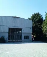 Affittasi capannone Affittasi capannone