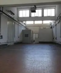 Quarto Inferiore: Affitto Capannone da 235mq Quarto Inferiore: Affitto Capannone da 235mq