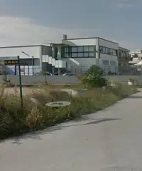 Capannone 180 mq zona artigianale termoli 850 euro