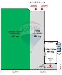 Ampio deposito con 700 mq di spazio esterno Ampio deposito con 700 mq di spazio esterno