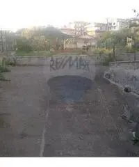 Deposito 200 mq con 800 mq di spazio esterno Deposito 200 mq con 800 mq di spazio esterno