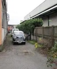 Affitto Capannone in Via Mara, 5