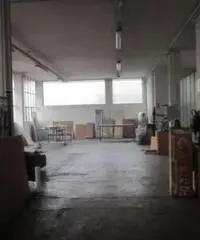 Affitto Capannone in Via Mara, 5