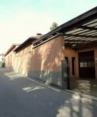 Capannone in Vendita a Olgiate Comasco