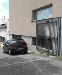 CAPANNONE di 3 vani e di 850 mq (CALENZANO) rif. F143 CAPANNONE di 3 vani e di 850 mq (CALENZANO) rif. F143