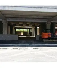 Scandicci ( zona Casellina ) capannone artigianale nuovo di 500 mq, con altezza 4,70 m, ufficio, due Scandicci ( zona Casellina ) capannone artigianale nuovo di 500 mq, con altezza 4,70 m, ufficio, due