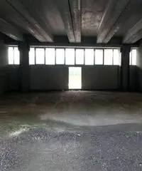 Scandicci ( zona Casellina ) capannone artigianale nuovo di 500 mq, con altezza 4,70 m, ufficio, due Scandicci ( zona Casellina ) capannone artigianale nuovo di 500 mq, con altezza 4,70 m, ufficio, due