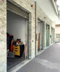 Rif: 21711222-3 - NUOVO SUL MERCATO - LOCALI COMMERCIALI ADIACENTI Rif: 21711222-3 - NUOVO SUL MERCATO - LOCALI COMMERCIALI ADIACENTI