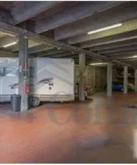 Affitto Capannone in centro commerciale strada coperta Affitto Capannone in centro commerciale strada coperta