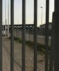 Affitto Capannone in via Sempione 184