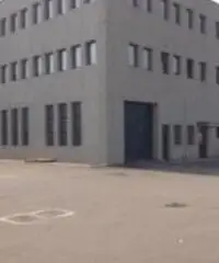 Lucernate: Affitto Capannone in Via Italo Calvino Lucernate: Affitto Capannone in Via Italo Calvino