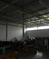 RifITI 013-SU25356 - Capannone Industriale in Affitto a Quarto di 700 mq