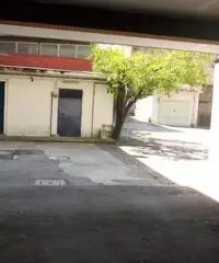 RifITI 027-SU703 - Magazzino in Vendita a Sant'Antimo di 100 mq RifITI 027-SU703 - Magazzino in Vendita a Sant'Antimo di 100 mq
