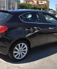 ALFA ROMEO Giulietta 1.6 JTDm-2 105 CV Distinctive rif. 7189557 ALFA ROMEO Giulietta 1.6 JTDm-2 105 CV Distinctive rif. 7189557