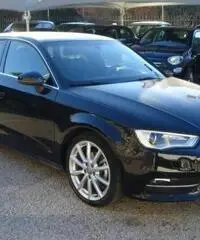 AUDI A3 2000 TDI 150cv 5p 18 Ambition AutomF1 Navi Xeno AUDI A3 2000 TDI 150cv 5p 18 Ambition AutomF1 Navi Xeno