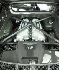 Audi R8 5.2FSI V10 PLUS CERAMIK B&O CARBONIO LED MAG RIDE