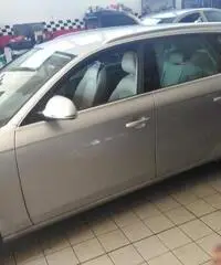 Auto in eccellenti condizioni Auto in eccellenti condizioni